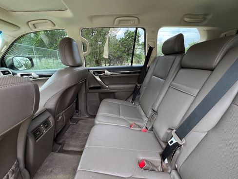 Used 2018 Lexus GX 460 w/ Navigation Package AWD/4WD image 29