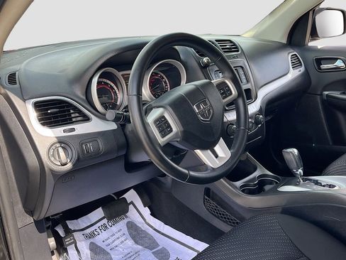 Used 2020 Dodge Journey SE w/ SE Popular Equipment Group FWD image 9