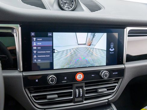 New 2025 Porsche Macan image 27