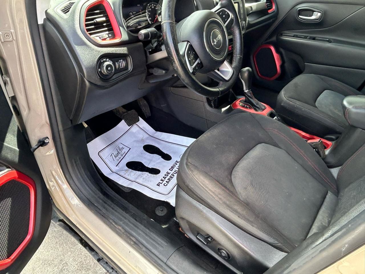 Used 2015 Jeep Renegade Trailhawk w/ Popular Equipment Group AWD/4WD image 10