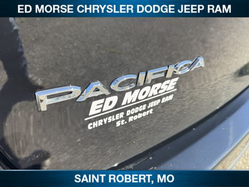 New 2027 Chrysler Pacifica Select AWD/4WD image 10