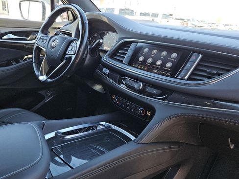 Used 2024 Buick Enclave Premium image 31