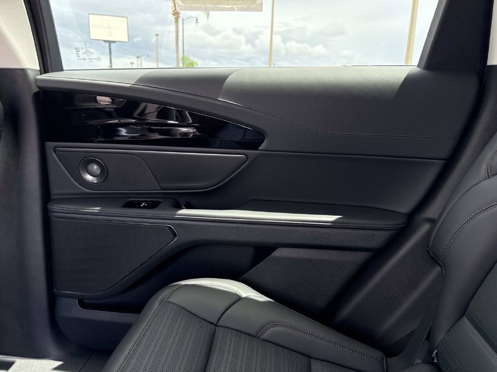 New 2026 Lincoln Nautilus Reserve AWD/4WD image 15