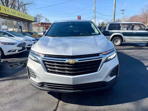 Used 2022 Chevrolet Equinox LS AWD/4WD image 2