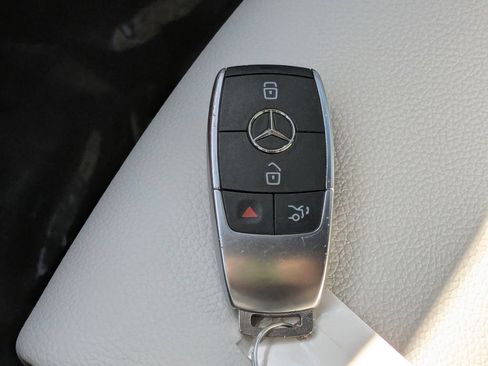 Certified 2023 Mercedes-Benz GLB 250 image 19