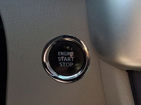 Used 2018 Toyota Highlander Limited Platinum image 21