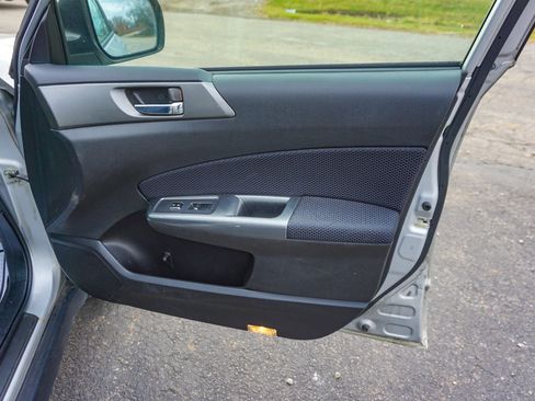 Used 2011 Subaru Forester 2.5X Premium w/ All-Weather Pkg image 29