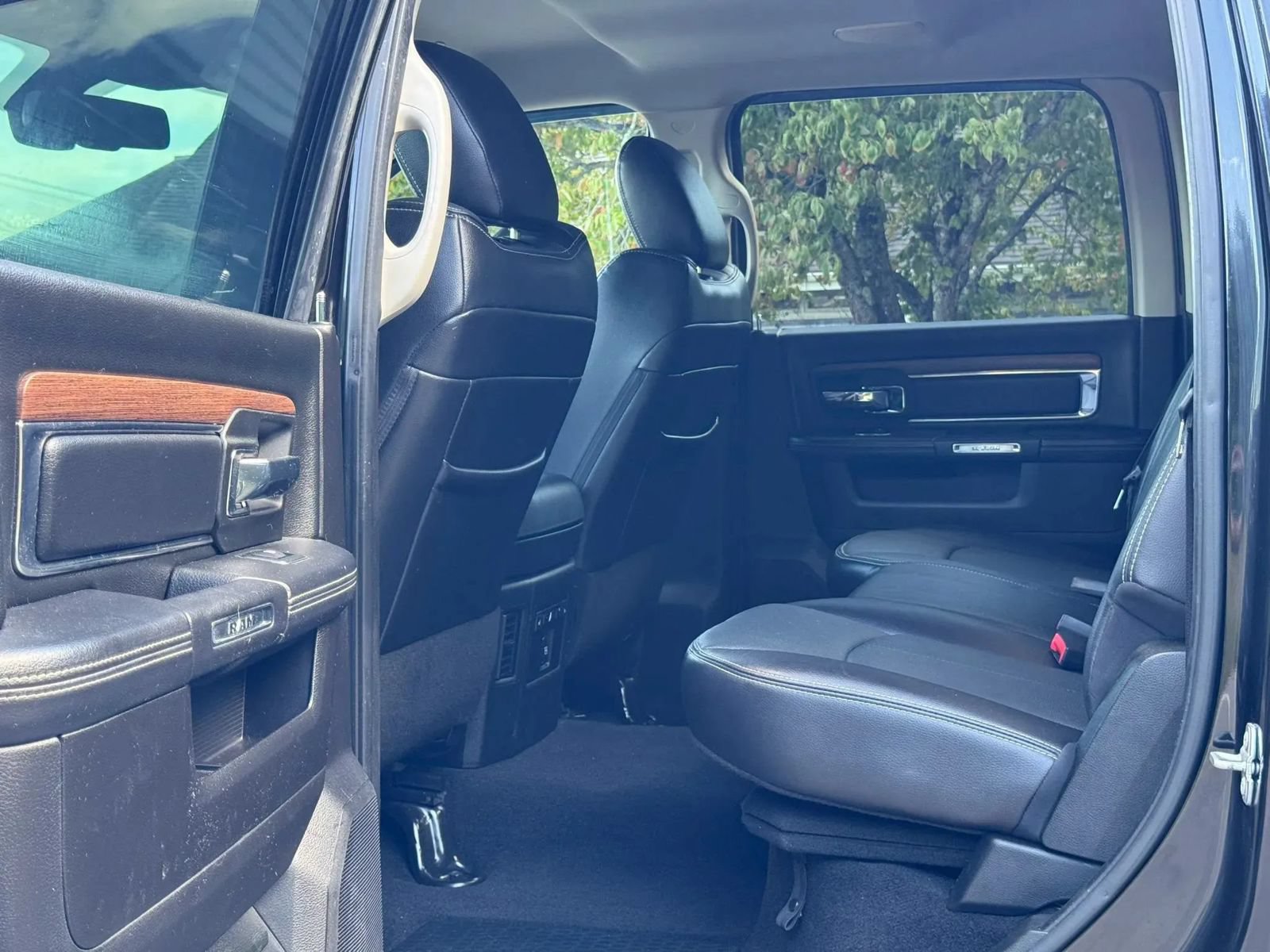 Used 2018 RAM 2500 Laramie w/ Snow Chief Group AWD/4WD image 12