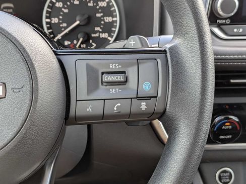 Used 2023 Nissan Rogue SV FWD image 26