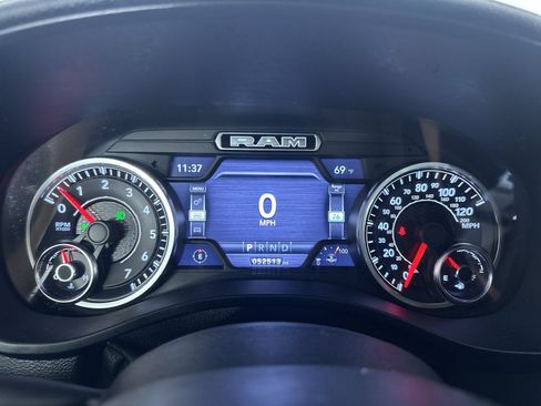 Used 2019 RAM 1500 Laramie AWD/4WD image 17