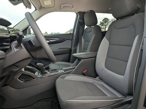 Used 2025 Chevrolet TrailBlazer LT image 12