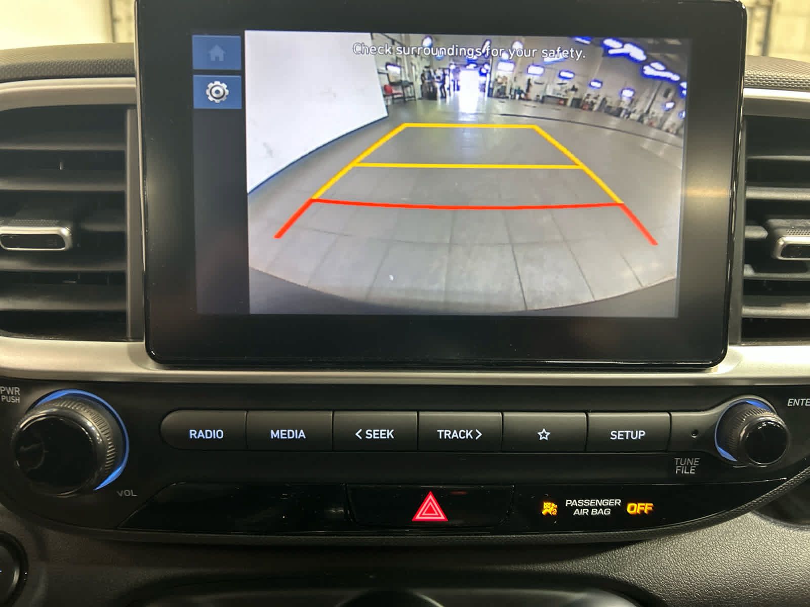 Used 2025 Hyundai Venue SEL FWD image 5