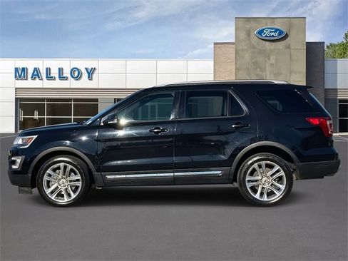 Used 2017 Ford Explorer XLT w/ Equipment Group 202A image 5