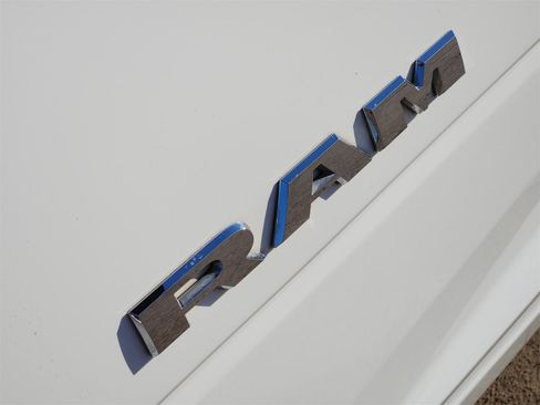 Certified 2022 RAM 2500 Big Horn w/ Cold Weather Group image 18