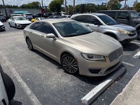 Used 2017 Lincoln MKZ Premiere image 2