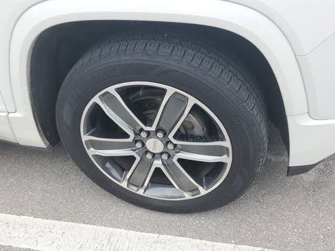 Used 2017 GMC Acadia Denali w/ Technology Package image 3