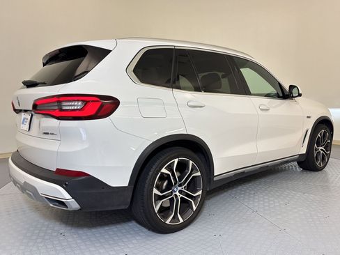 Used 2022 BMW X5 xDrive45e w/ Luxury Seating Package image 9