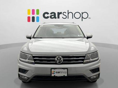 Used 2018 Volkswagen Tiguan SEL AWD/4WD image 6