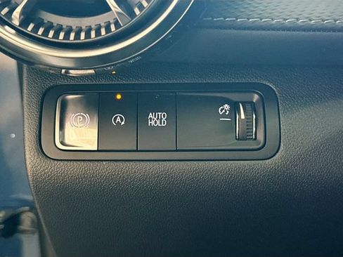 New 2026 Chevrolet Equinox LT w/ Convenience Package II FWD image 11