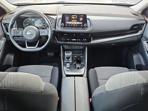 Used 2022 Nissan Rogue SV image 17