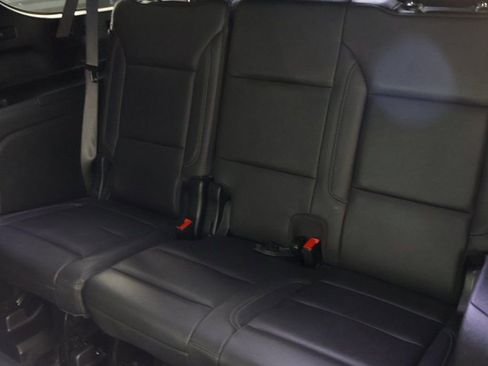 Used 2023 Chevrolet Suburban LT w/ LT Signature Package RWD image 9
