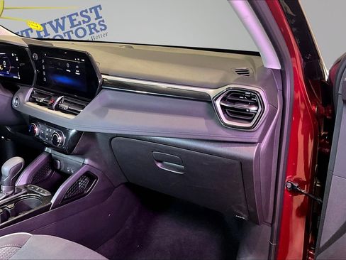 Used 2025 Chevrolet TrailBlazer LT AWD/4WD image 26
