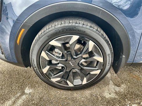 Used 2025 Kia Sorento EX image 32