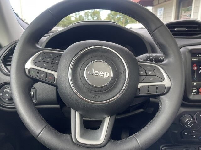Used 2023 Jeep Renegade Altitude w/ Sun/Sound Group AWD/4WD image 19