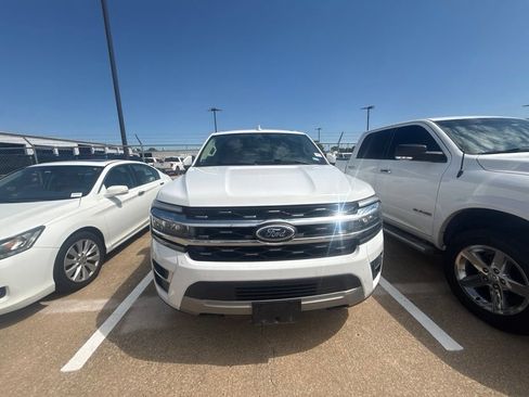 Used 2024 Ford Expedition Limited AWD/4WD image 7