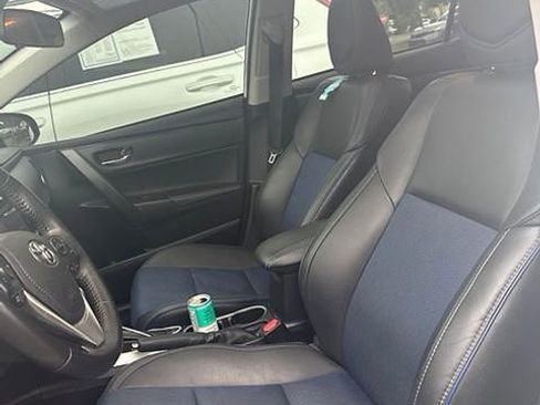 Used 2017 Toyota Corolla SE w/ SE Premium Package FWD image 6