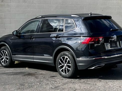 Used 2021 Volkswagen Tiguan SE w/ 3rd Row Seat Package AWD/4WD image 3