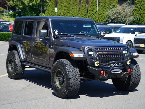 Used 2022 Jeep Wrangler Unlimited Rubicon w/ Cold Weather Group AWD/4WD image 3