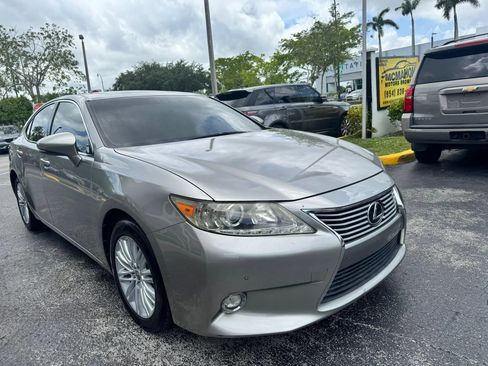 Used 2015 Lexus ES 350 w/ Luxury Package FWD image 3