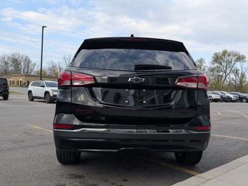 Used 2023 Chevrolet Equinox Premier AWD/4WD image 6