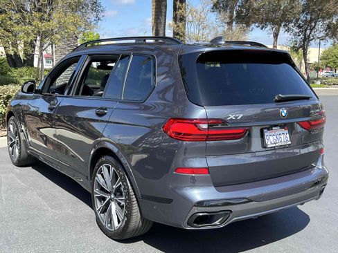 Used 2022 BMW X7 xDrive40i w/ M Sport Package AWD/4WD image 2