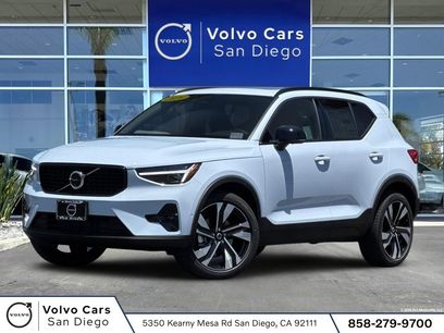 New 2026 Volvo XC40 B5 Plus w/ Climate Package