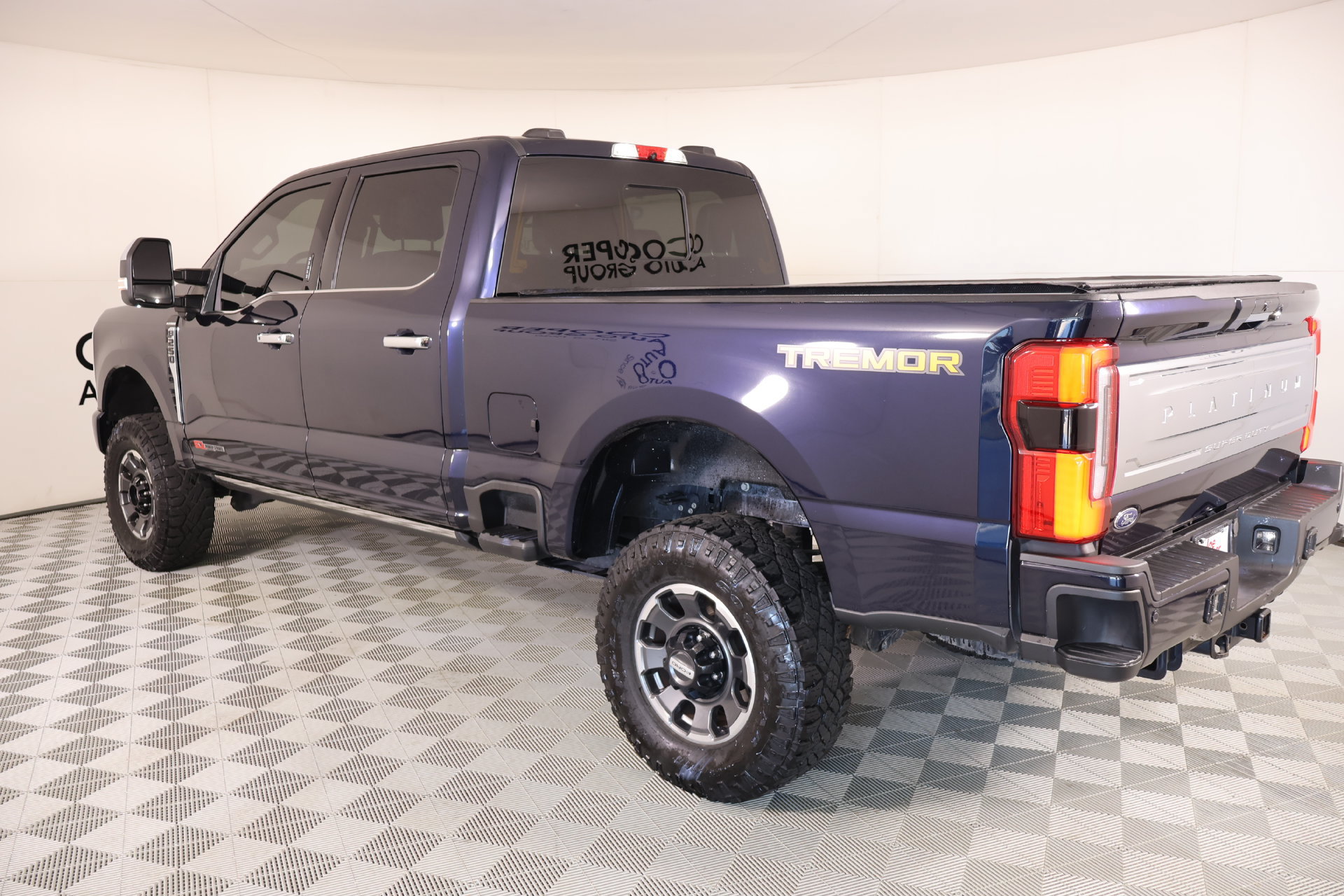 Used 2024 Ford F250 Platinum w/ Tremor Off-Road Package AWD/4WD image 24
