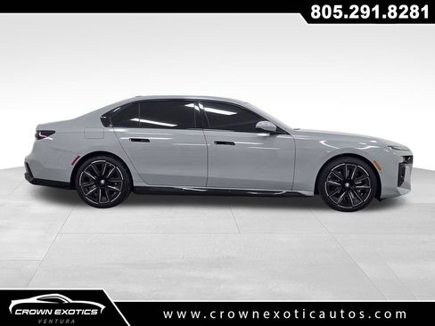 Used 2023 BMW 760i xDrive w/ Executive Package AWD/4WD image 8