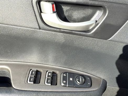 Used 2019 Kia Optima LX image 40