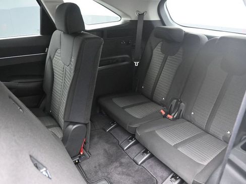 Used 2026 Kia Sorento LX FWD image 21