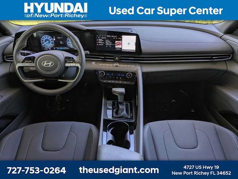 Certified 2025 Hyundai Elantra SEL FWD image 15