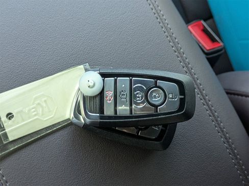 Used 2025 Ford Explorer Platinum w/ Ultimate Package image 39