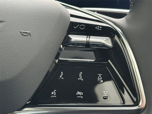 Used 2025 Cadillac Lyriq Sport image 34