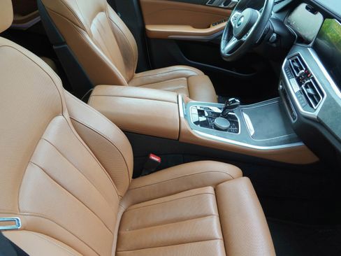 Used 2022 BMW X5 M50i AWD/4WD image 10
