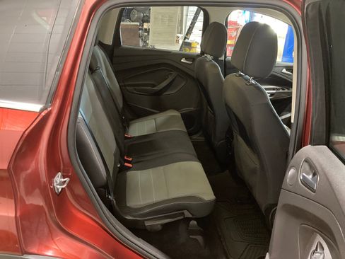 Used 2016 Ford Escape SE w/ Equipment Group 201A image 8