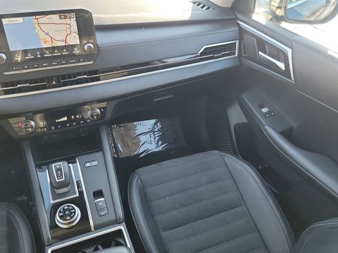 Used 2024 Mitsubishi Outlander SE image 15