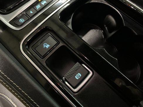 Used 2020 Jaguar F-PACE Checkered Flag image 46