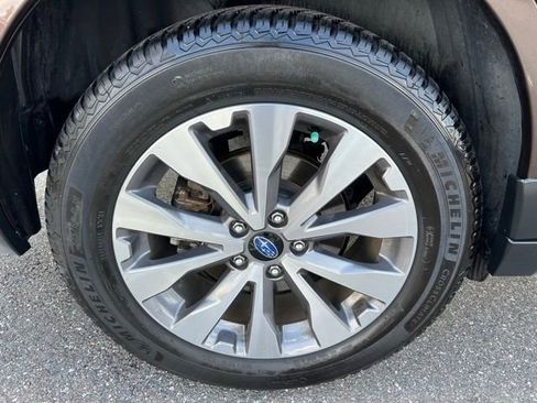 Used 2019 Subaru Outback 2.5i Touring image 15