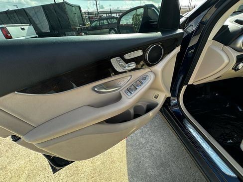 Used 2019 Mercedes-Benz GLC 300 image 32