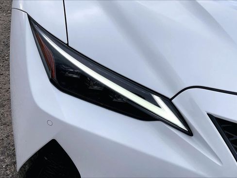 Used 2024 Lexus IS 500 image 27